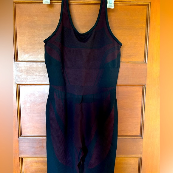 TheGivingMovement Contrast SMLS100 Jumpsuit - Picture 2 of 5
